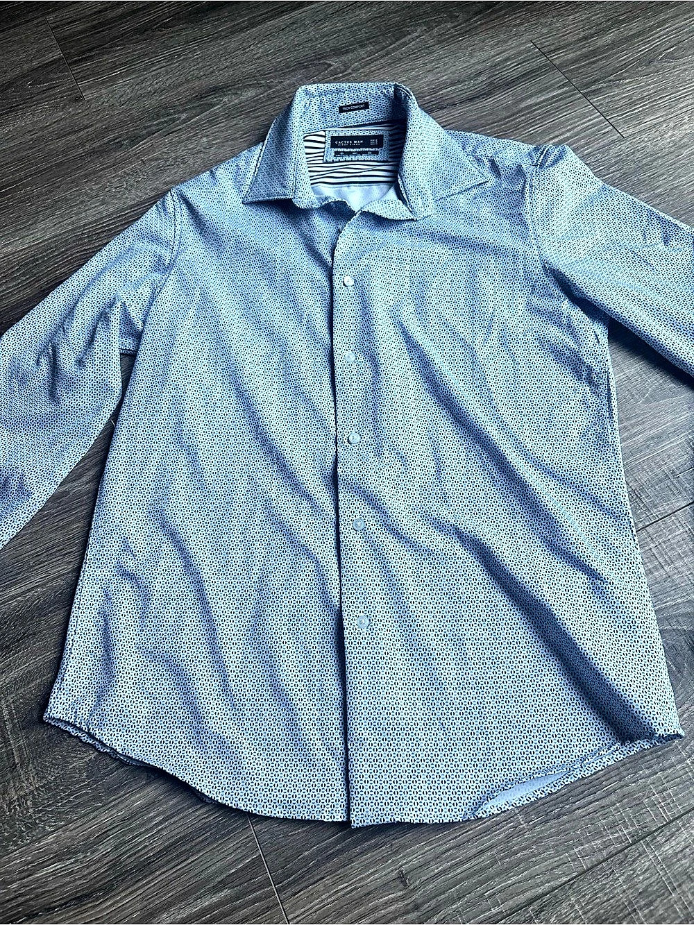 Cactus Man Tech Comfort Geometric Button-Down in Blue & White Size Medium